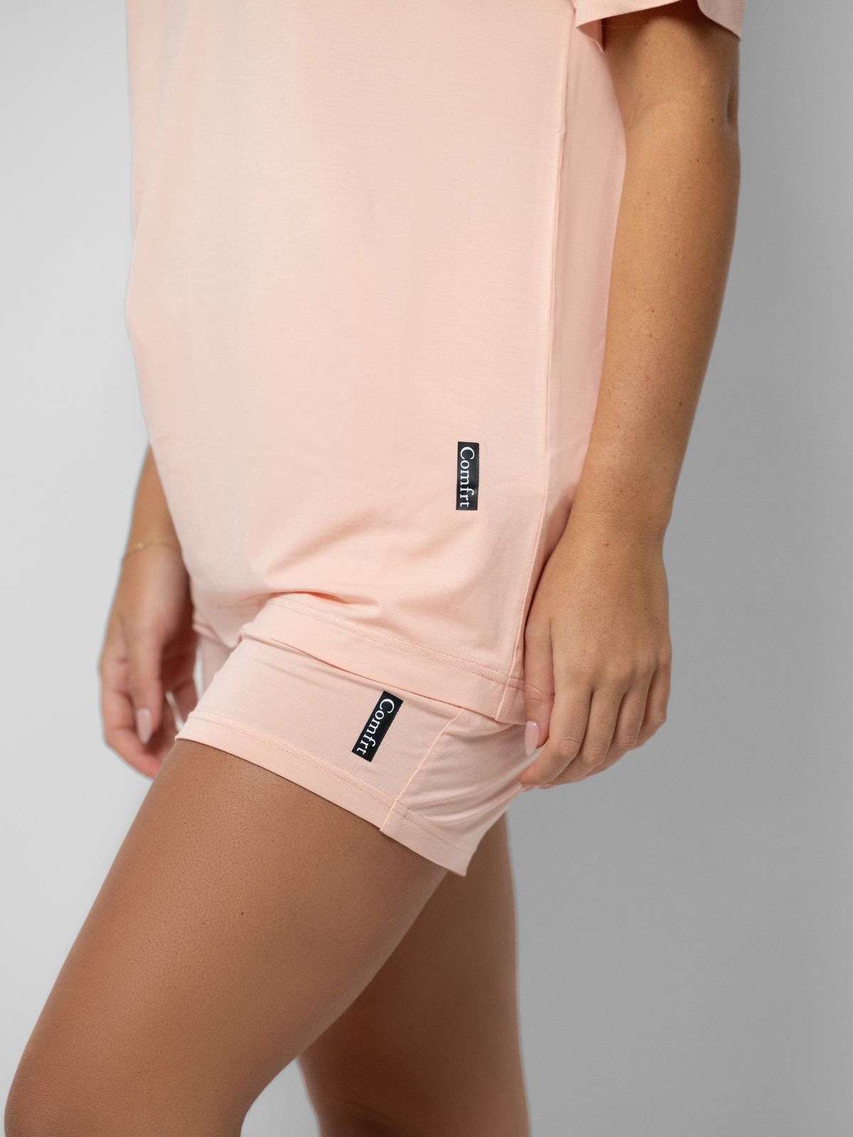 Peach / F / Tee